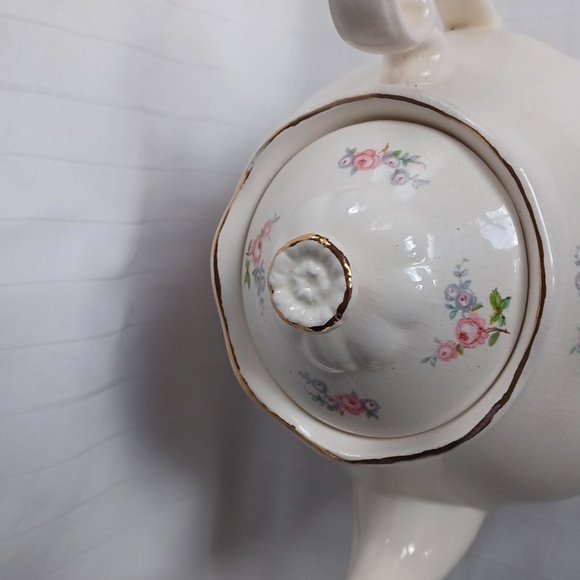 Arnels Floral "Doreen & Marty" Vintage Teapot - Picture 4 of 14